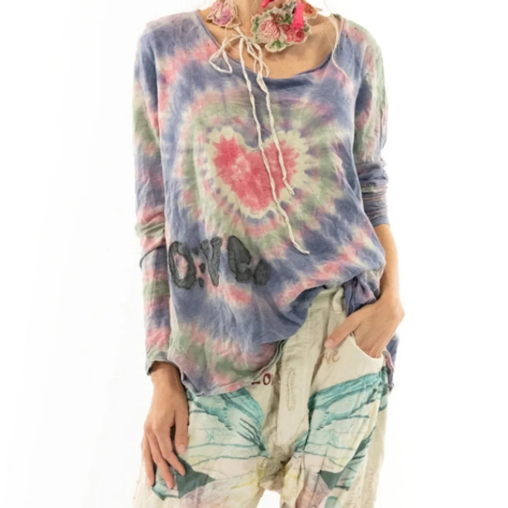 New Magnolia Pearl Love Applique Dylan T Tie Dye Heart Tee Enamour appliqué top - Picture 4 of 16